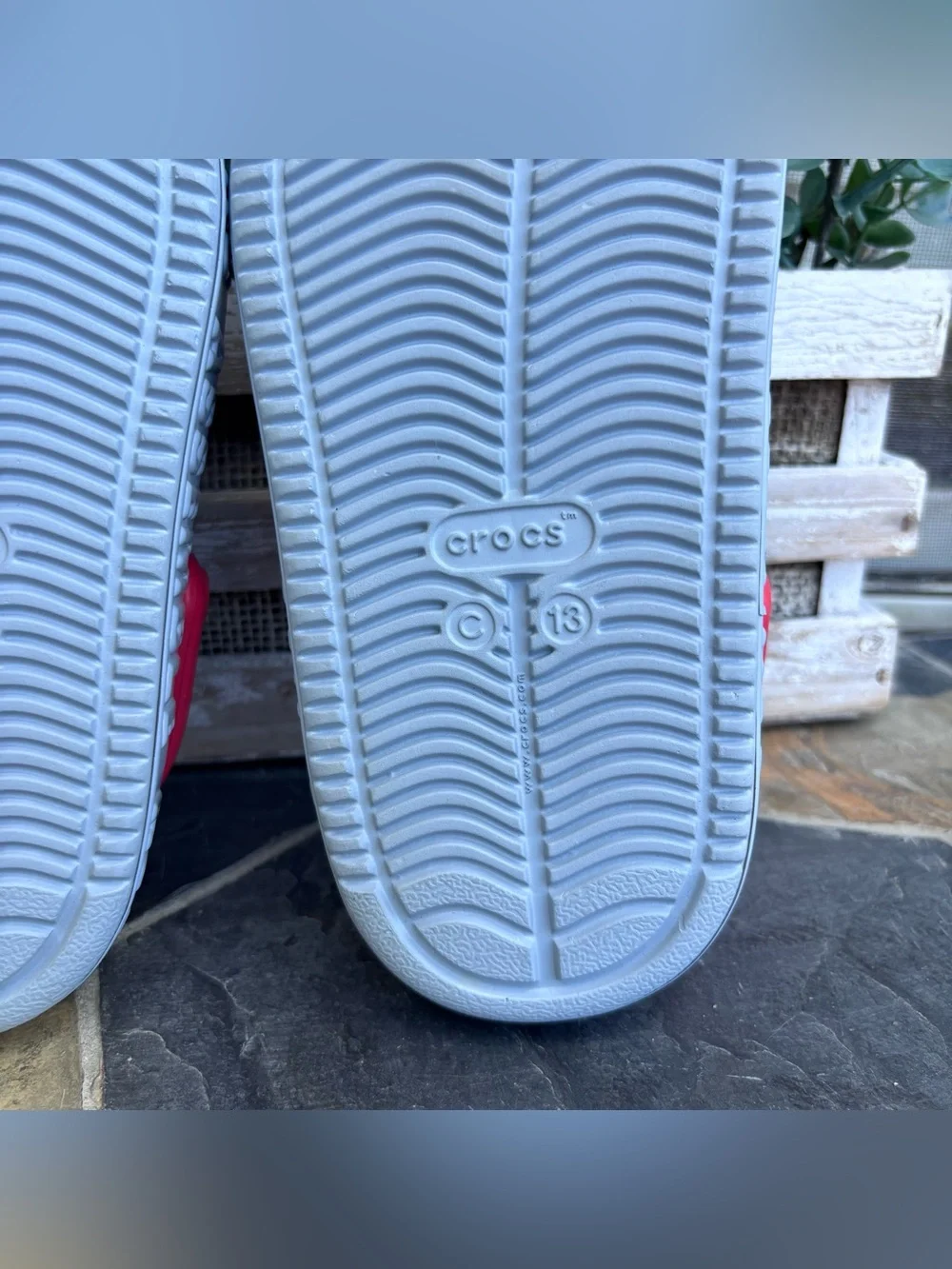 Crocs Kids' Avengers Off Court Clogs